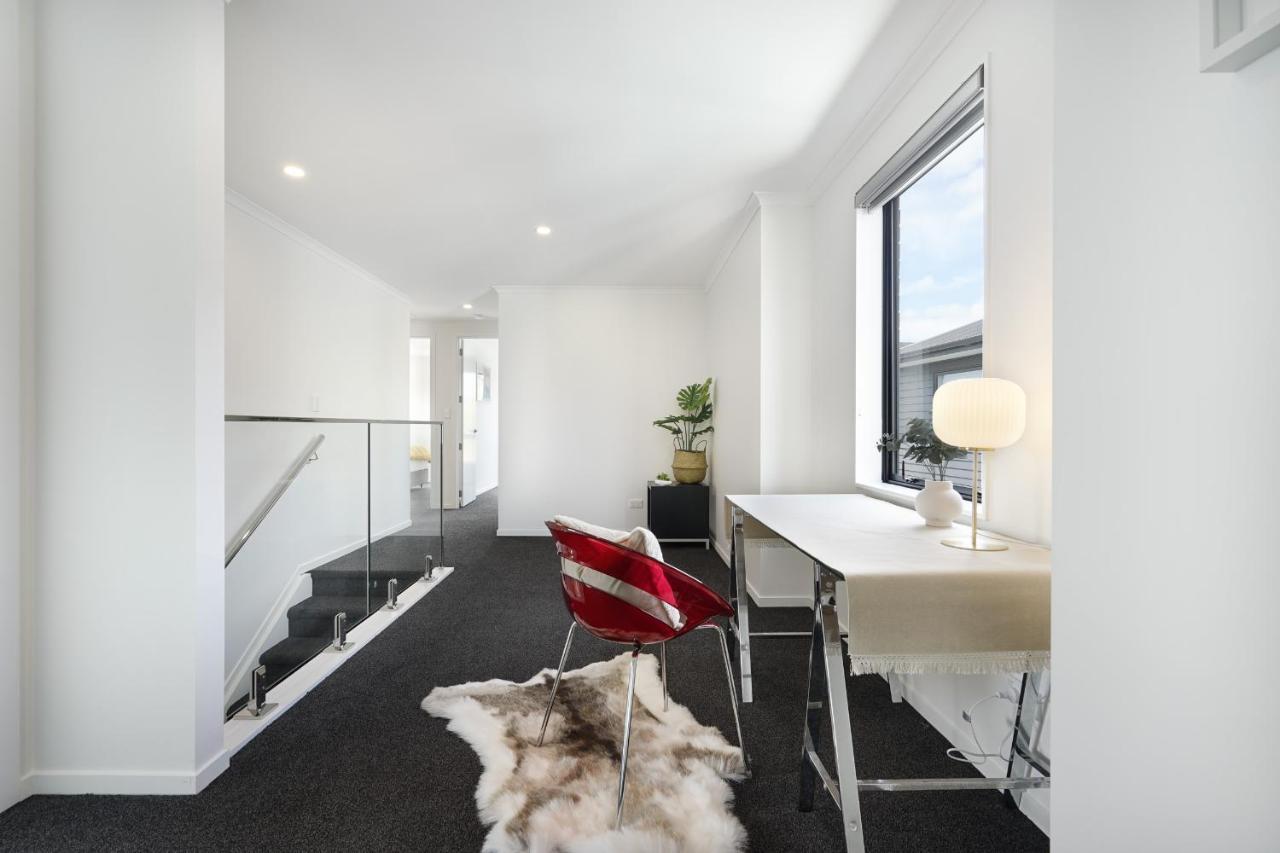 Fabulous River View - Brand New House In Hamilton Exterior photo