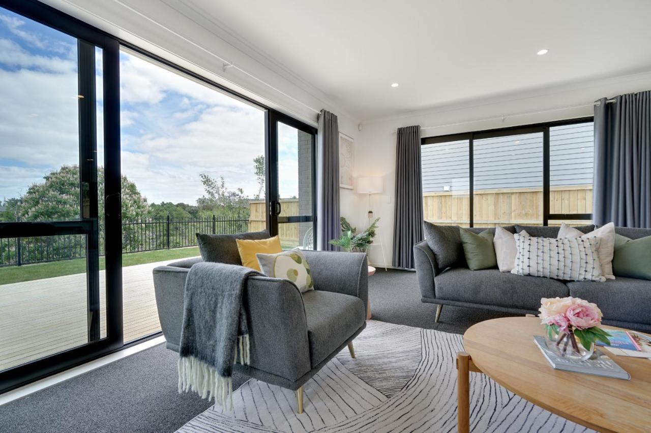 Fabulous River View - Brand New House In Hamilton Exterior photo