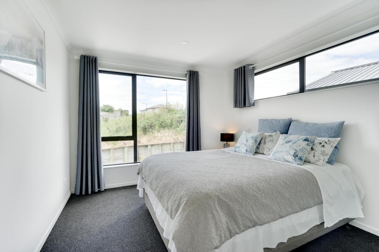 Fabulous River View - Brand New House In Hamilton Exterior photo