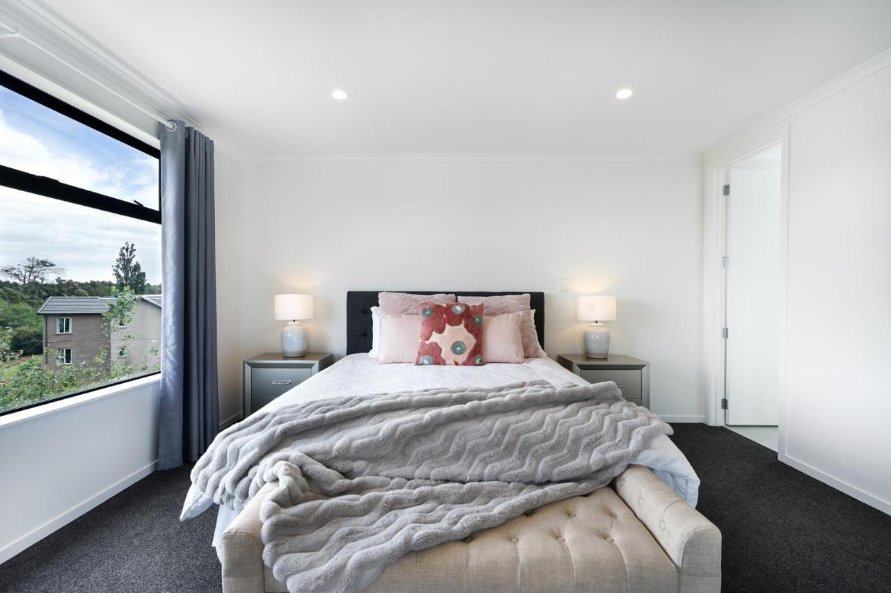 Fabulous River View - Brand New House In Hamilton Exterior photo