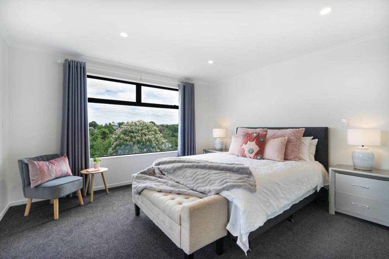Fabulous River View - Brand New House In Hamilton Exterior photo