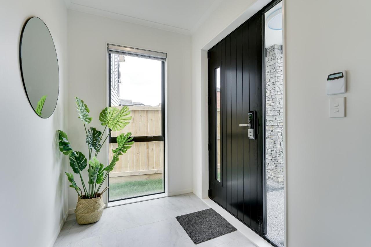 Fabulous River View - Brand New House In Hamilton Exterior photo