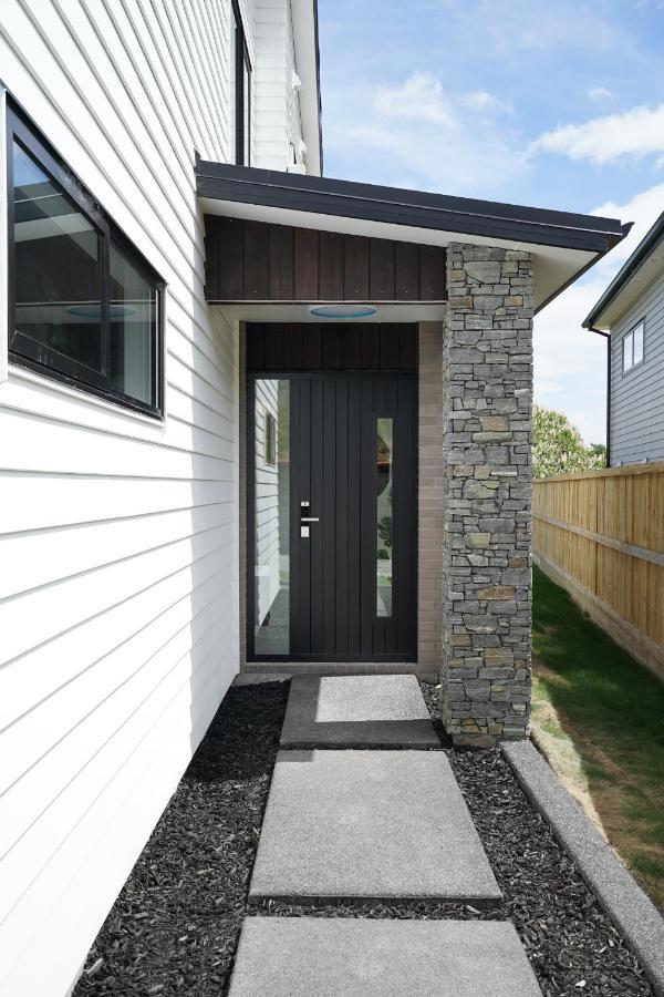Fabulous River View - Brand New House In Hamilton Exterior photo